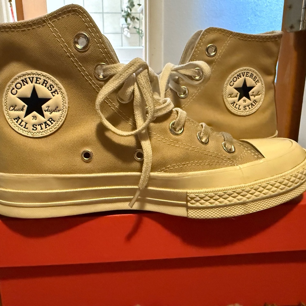 Converse High-Top Sneakers in Beige Canvas